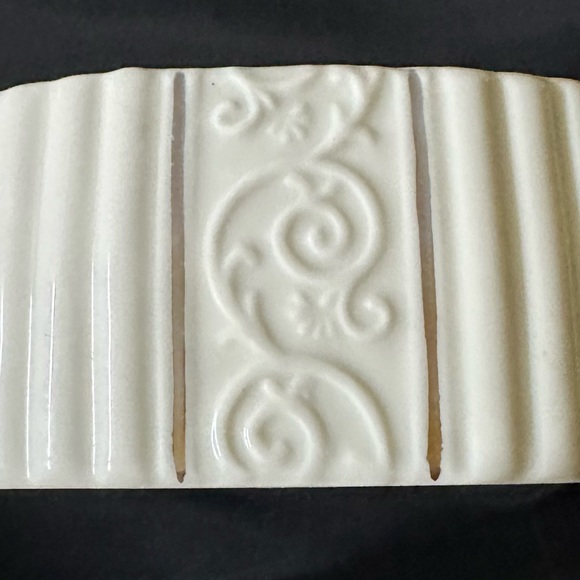 Vintage Ceramic/Porcelain Dish - Picture 6 of 7